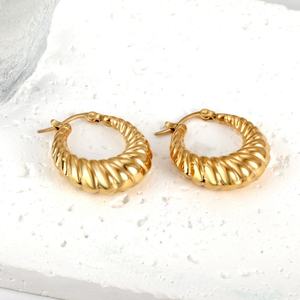 18k <b>Gold</b> <b>Plated</b> Stainless Steel Croissant Thread Pattern <b>Hoop</b> <b>Earrings</b> Geometric Jewelry Contour Huggie <b>Earrings</b> for Women - Product Image 4