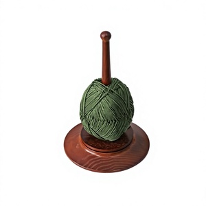 Support en bois écologique de haute qualité pour bobines de fil, design simple, accessoire de couture pratique pour le tricot et le crochet à la main - Product Image 4