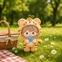 Boneka Plush Kawaii Custom dengan Tudung Harimau Memegang Ikan OEM ODM Boneka Kapas Isi Custom Logo Ukuran Desain Pabrik