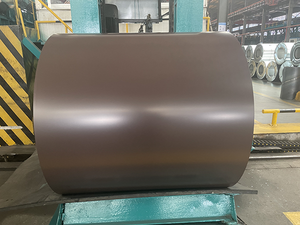 Bobine d'acier <span class=keywords><strong>galvanisé</strong></span> prépeint haute résistance norme JIS DX51D Z181-275 PAINT 30/6 RAL8017 PE pour tôles de découpe - Product Image 3