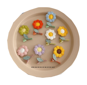 Accessoires pour cheveux élastiques tridimensionnels 2023, pinces à cheveux en plastique mat colorées, forme de fleur, tendance, pour filles - Product Image 1