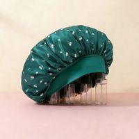 Groothandel op maat gemaakte logo's, hitte-overdracht bedrukt kersenprint fruitdesign, enkellaags zijdezacht satijnen bonnet voor vrouwen/volwassenen, vier stuks