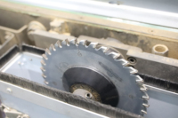 Scie à panneaux à chargement arrière MINGAN KS833HL avec manipulateurs à commande indépendante et double poutre de poussée CNC