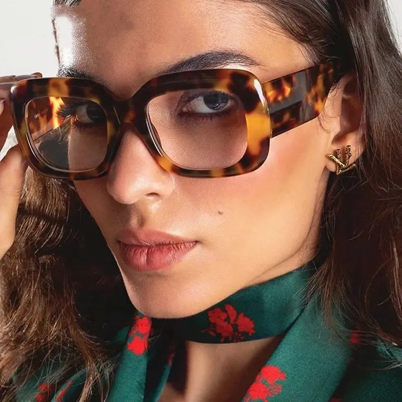 Gafas de sol transparentes de leopardo para mujer, anteojos de sol femeninos, cuadrados y pequeños, a la moda, con degradado de color naranja, elegantes, transparentes