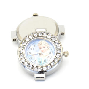 Diamante Blanco Moda Trébol de cuatro hojas Reloj Dial Reloj Placa Tendencia Pulsera Reloj de cuarzo - Product Image 3