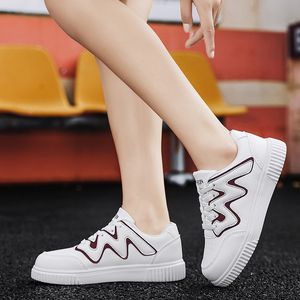 Chaussures de sport et de loisirs populaires taille 46+, avec surface en cuir respirant, style coréen, chaussures blanches pour femmes - Product Image 4