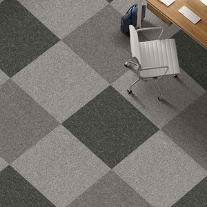 Dalles de moquette modernes en nylon à boucles, revêtement de <span class=keywords><strong>sol</strong></span> modulaire carré avec support en PVC, résistantes aux taches et antidérapantes pour bureaux et hôtels - Product Image 4