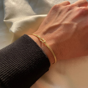 Bracciale EManco con Catena <span class=keywords><strong>a</strong></span> Serpente e Nodo d'Amore, Ornamento Minimalista Impilabile per Uso Quotidiano, Ufficio, Matrimonio e Occasioni Casual - Product Image 4