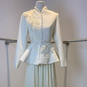 Vestido de <span class=keywords><strong>invitada</strong></span> de boda rosa a medida 2026, elegante vestido de gala bordado con volantes plisados y botones frontales, <span class=keywords><strong>conjunto</strong></span> de <span class=keywords><strong>dos</strong></span> <span class=keywords><strong>piezas</strong></span>. - Product Image 3