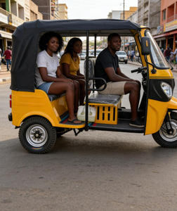 Tuk-tuk électrique à carrosserie ouverte, vitesse maximale de 50 km/h, pente de 25 degrés, autonomie de 90 km, pour le transport de passagers dans les zones montagneuses africaines - Product Image 1