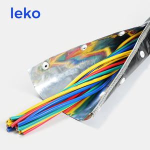 Envoltura <span class=keywords><strong>de</strong></span> Cable Blindada con Sistema <span class=keywords><strong>de</strong></span> Fijación a Presión LPC |   Gestión <span class=keywords><strong>de</strong></span> Cables para Protección Contra EMI y RFI |   Funda <span class=keywords><strong>de</strong></span> PVC Ignífuga UL94-V0 - Product Image 2