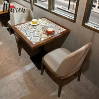 Ensemble table et chaises en bois massif pour restaurants, chaises Windsor polyvalentes pour café, salon de thé, pâtisserie