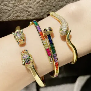 Ouvert personnalisé designer serpent articulé coloré zircon cubique plaqué or bijoux de mode bracelets et bracelets pour femmes cuivre