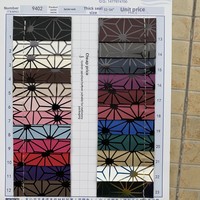 Vente en gros d'usine, tissu en similicuir PU de haute qualité, motif à carreaux argenté mat, épaisseur 0,8 mm, largeur 54/55 pouces, pour sacs, chaussures, vêtements