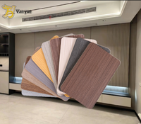 Panneau mural intérieur géométrique en PVC, panneau en cristal de carbone co-extrudé, grain de bois, imperméable, ignifuge, insonorisant