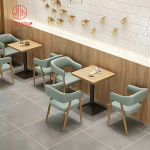 Set di Mobili per Ristorante in Stile Nordico: Tavoli da Pranzo Quadrati in Legno con Divano a <span class=keywords><strong>Panca</strong></span> in Pelle e Sedie Abbinate per Caffetteria - Product Image 3