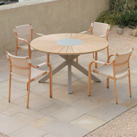 Ensemble de salle à manger d'extérieur rond, table en aluminium à motif soleil avec chaises Breeze, mobilier d'extérieur design pour villa, patio et jardin