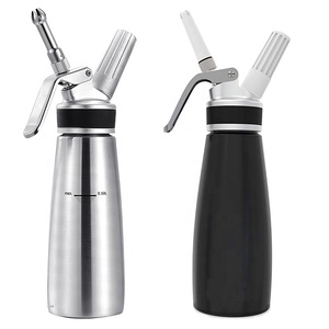 Petit MOQ Distributeur de crème fouettée en alliage d'aluminium de haute qualité 500 ml avec buses en <span class=keywords><strong>plastique</strong></span> <span class=keywords><strong>ou</strong></span> en métal et en caoutchouc - Product Image 1