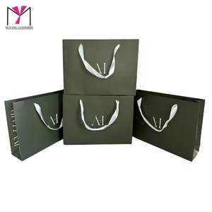 Sac à main en carton de luxe durable pour l'emballage de produits ménagers et cosmétiques, sacs en papier personnalisés avec logo imprimé - Product Image 1