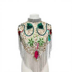 Écharpe à sequins et perles faite à la main avec pompons et embellissements floraux, taille adulte, cape à perles - Product Image 4