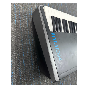 Jelo d'occasion 90% neuf pour <span class=keywords><strong>synthétiseur</strong></span> numérique portable MODX8 <span class=keywords><strong>88</strong></span> <span class=keywords><strong>touches</strong></span> avec clavier à mécanisme marteau Beffa et prise casque - Product Image 6