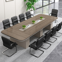 Ensemble de mobilier de bureau : table de conférence, table de réunion, tables et chaises de conférence modernes et minimalistes