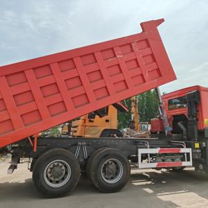 Camion à benne basculante <span class=keywords><strong>SINOTRUK</strong></span> HOWO 6x4/8x4 adapté à la logistique transfrontalière africaine, performances stables, utilisation dans les mines - Product Image 2