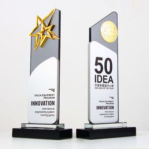 Trophée en cristal argenté sur base noire au design unique et nouveau pour les occasions professionnelles, trophée en verre pour la reconnaissance des clients et les récompenses des partenaires - Product Image 3