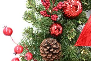 Ventes chaudes, couronne artificielle personnalisée de Noël avec aiguilles de pin, baies rouges, cône de pin et nœud rouge - Product Image 3