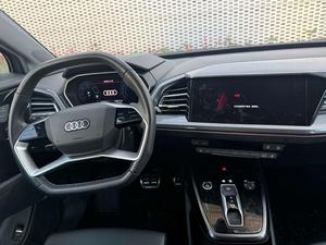 Audi Q4 <span class=keywords><strong>E</strong></span>-tron 40 SUV Elettrico Usato 2024, Versione Premium <span class=keywords><strong>a</strong></span> Lunga Autonomia, Pronto per l'Esportazione, Grigio su Nero - Product Image 6
