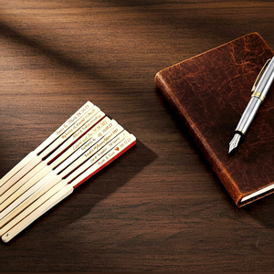 <span class=keywords><strong>Abanicos</strong></span> de Mano Elegantes y Portátiles de Tela de Bambú y Seda <span class=keywords><strong>para</strong></span> Regalos de Boda y Fiestas - Product Image 1