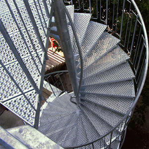 Grille de plancher perforée robuste en acier au carbone et acier inoxydable, à maille plate, antidérapante, pour ateliers, durable - Product Image 1