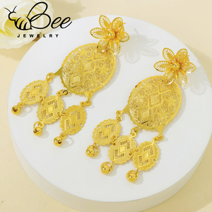 Parure de bijoux de mariage vintage en alliage plaqué or 24 carats avec pampilles, grandes boucles d'oreilles pendantes et collier pour femmes africaines - Product Image 3