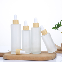 Bouteilles compte-gouttes en verre dépoli avec couvercles imitation bois en gros, en stock pour vente en vrac, de 20 ml à 100 ml, pour huiles essentielles, sûres et hygiéniques