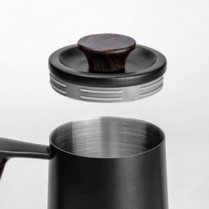 Tetera de acero inoxidable de 600 ml con mango de nogal moderno, cuello de cisne y tapa, para preparación manual de café por goteo - Product Image 3
