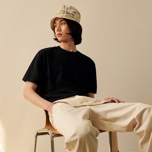 เสื้อยืดคอกลมผ้าคอตตอนหวีอย่างดี 170GSM รุ่น Summer Essential ทรงโอเวอร์ไซส์ ใส่สบาย ทรงหลวม แขนสั้น แบบเรียบ สำหรับทั้งชายและหญิง - Product Image 1