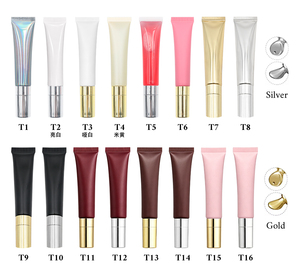 Brillo Labial Personalizado con Logotipo, Aplicador Metálico en Tubo Negro, Efecto Voluminizador Extremo, Hidratante, Vegano, Etiqueta Privada - Product Image 5