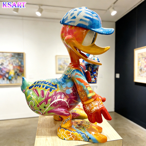 Sculpture de Stormtrooper de <span class=keywords><strong>Star</strong></span> <span class=keywords><strong>Wars</strong></span> grandeur nature en fibre de <span class=keywords><strong>verre</strong></span>, figurine graffiti pour la décoration de cinéma, centre commercial, magasin - Product Image 6