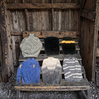 Un grand nombre de pulls d'occasion pour hommes sont à la fois chauds et classiques. Le prix de vente directe en usine est très bas.