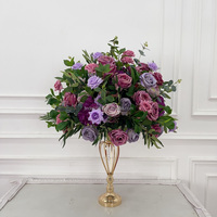 Handgemaakte kunstbloemenbal arrangement op maat, roze bruiloft tafeldecoratie voor evenementen en ceremonies