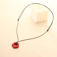 Collier de fleurs en acrylique coloré fait à la main réglable corde fil de cire évidé résine fleur pendentif collier pour les meilleurs amis