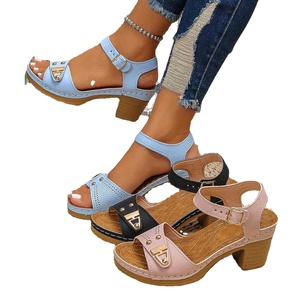 Nouvelles sandales d'été à talons épais et plateforme pour femmes, style européen sexy, grande taille, collection hiver 2026 - Product Image 1