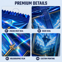 Emballages personnalisés en feuille holographique thermoscellée pour paquets de boosters TCG, sachets en mylar pour l'emballage de jeux de cartes à collectionner