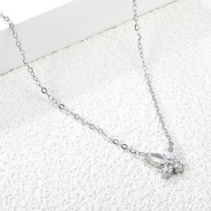Collar de mariposa para mujer con colgante de diamante talla marquesa, para uso diario, en tono dorado y plateado. - Product Image 3