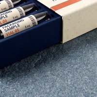 Boîte rigide en carton blanc sur mesure pour peptides avec insert en mousse et impression offset pour usage en soins personnels
