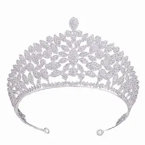 Tiara y corona de diamantes de imitación plateados, accesorios nupciales para el cabello, joyería para el cabello de boda T0035