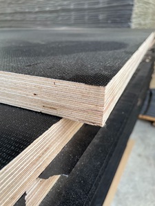 Contreplaqué <span class=keywords><strong>de</strong></span> coffrage <span class=keywords><strong>de</strong></span> Film anti-dérapant noir <span class=keywords><strong>de</strong></span> haute qualité pour le plancher <span class=keywords><strong>de</strong></span> conteneur <span class=keywords><strong>de</strong></span> panneau <span class=keywords><strong>de</strong></span> scène - Product Image 4