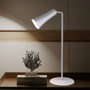 Creatief Ontwerp Touch Control Dimmen Oog Zorgzame Slaapkamer Bureaulamp 3 In 1 Multifunctionele Bureaulamp Met Magnetische Zuigkracht