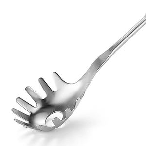 <span class=keywords><strong>Cuillère</strong></span> à spaghetti en acier inoxydable <span class=keywords><strong>d</strong></span>'approvisionnement <span class=keywords><strong>d</strong></span>'usine poudre saisir nouilles <span class=keywords><strong>cuillère</strong></span> passoire ustensile en métal pour servir des pâtes - Product Image 2