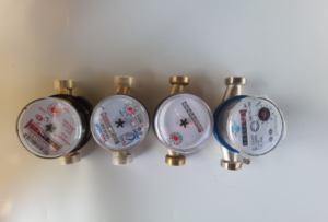 スマートウォーターメーターOEM DN15 DN20シングルジェットドライタイプ温水メーター - Product Image 4